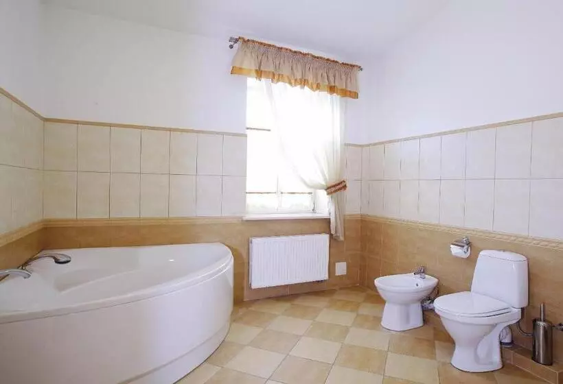 Mini Hotel Under The Roof