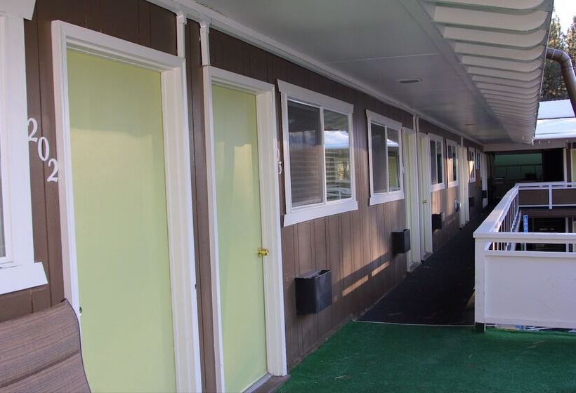 فندق على الطريق Tea Garden Lodge