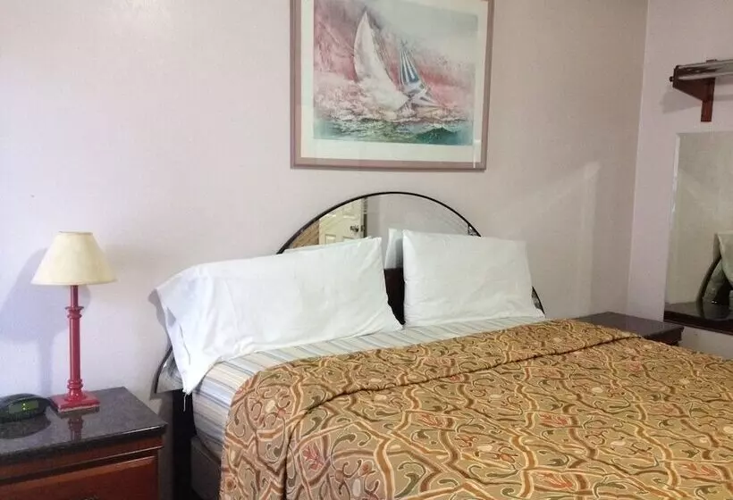 Walls Motel Long Beach