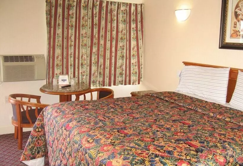 Walls Motel Long Beach