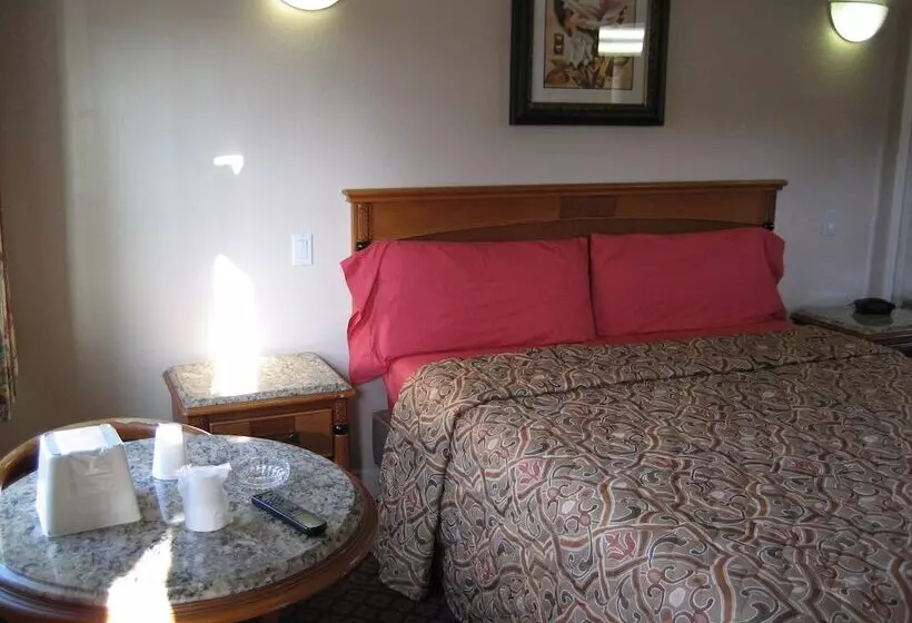 Walls Motel Long Beach