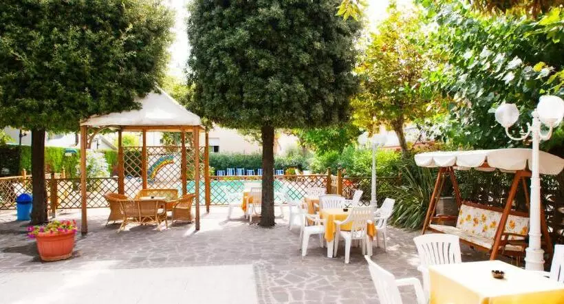 ホテル Garden B&b