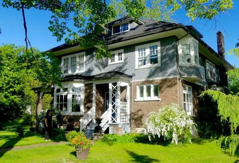 The Captain S House Heritage Bed & Breakfast