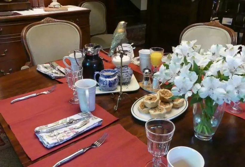 The Captain S House Heritage Bed & Breakfast