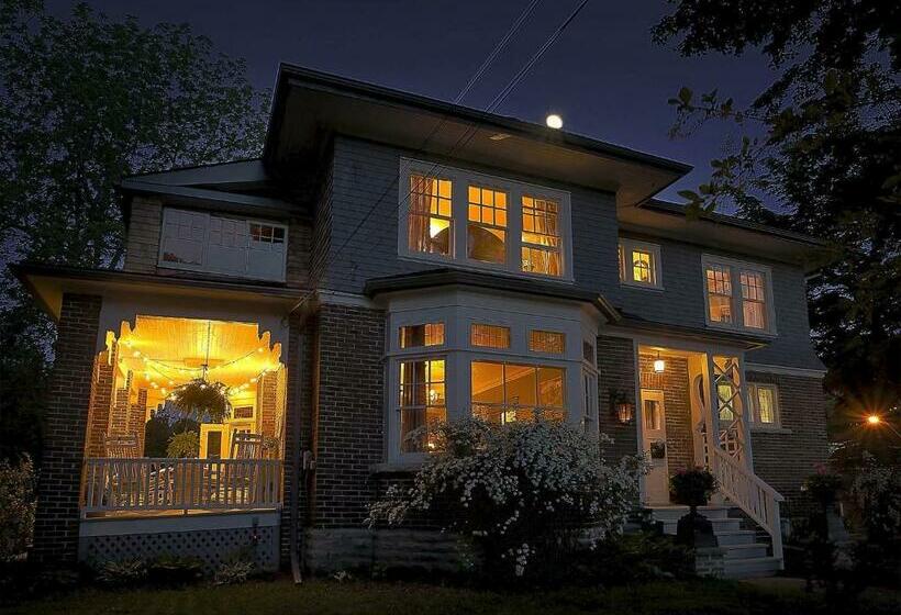 The Captain S House Heritage Bed & Breakfast