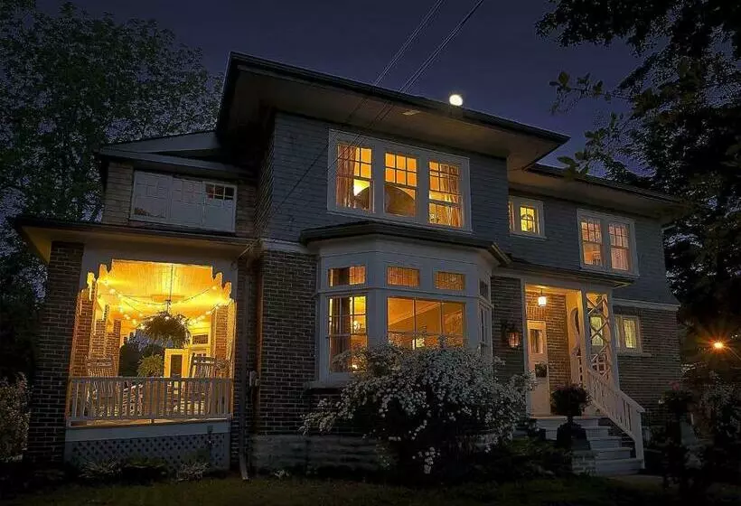 The Captain S House Heritage Bed & Breakfast