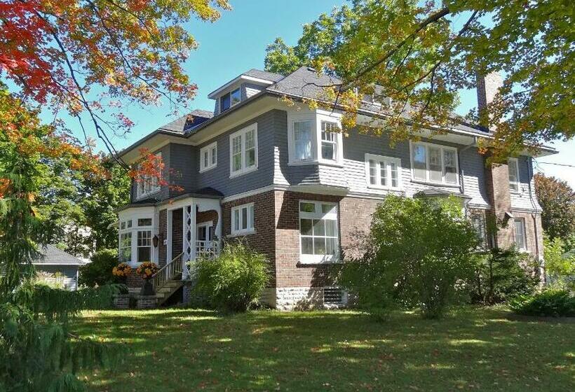 The Captain S House Heritage Bed & Breakfast