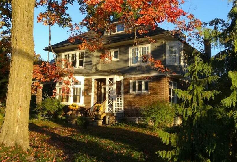 The Captain S House Heritage Bed & Breakfast