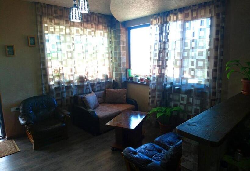 膳宿费 White House Mtskheta