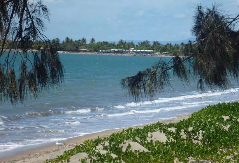 Tropical Beach Caravan Park