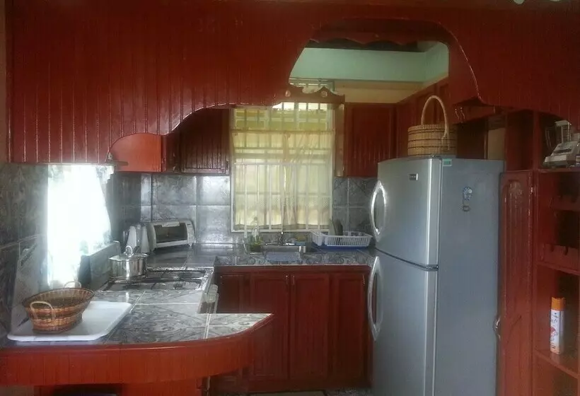 پانسیون The Nixon's Bay Side Mangrove Inn