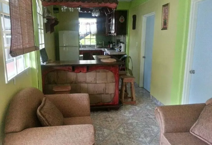 پانسیون The Nixon's Bay Side Mangrove Inn