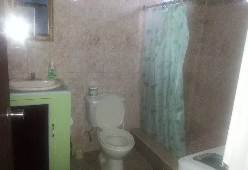 پانسیون The Nixon's Bay Side Mangrove Inn