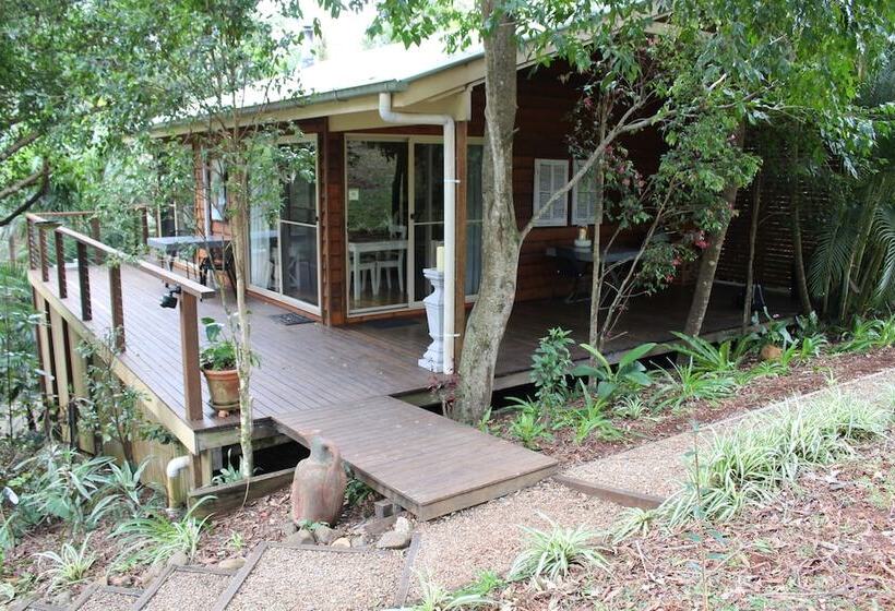 Belle's At Montville