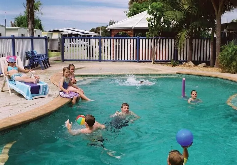 Hotelli Golden Terrace Holiday Park