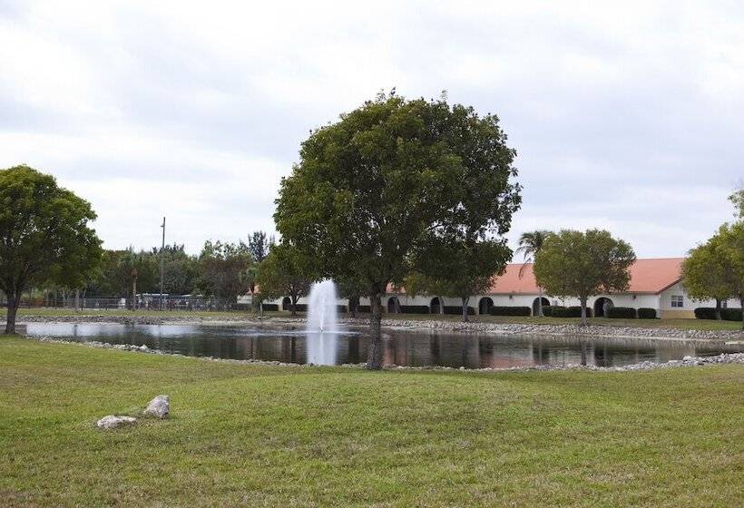 בית מלון כפרי Indian Creek Rv Resort