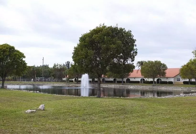 ホテル Indian Creek Rv Resort