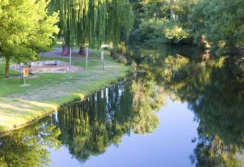 호텔 Mt Buffalo Caravan Park