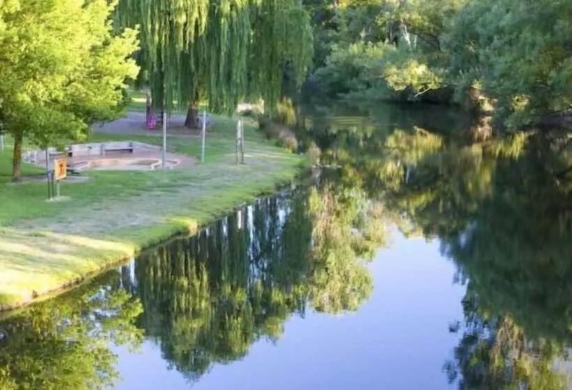 ホテル Mt Buffalo Caravan Park