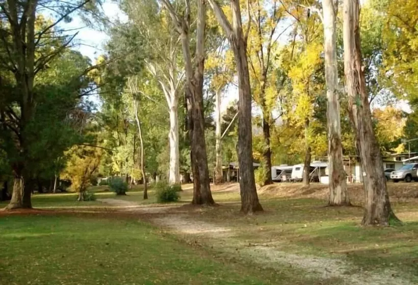 ホテル Mt Buffalo Caravan Park