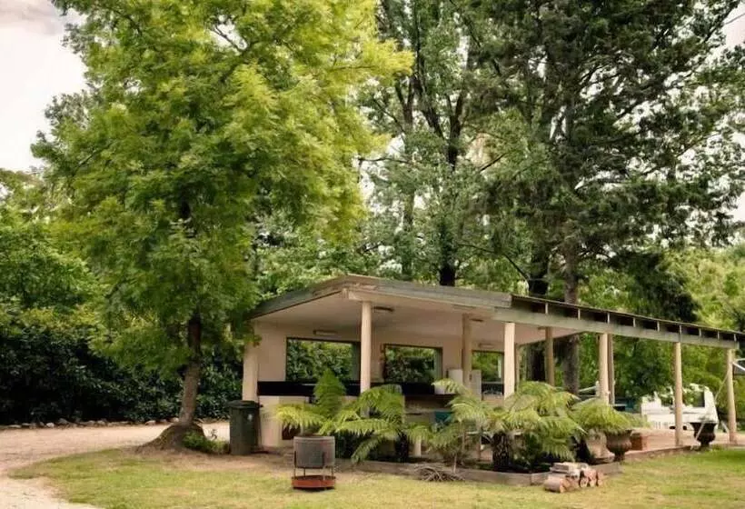 ホテル Mt Buffalo Caravan Park