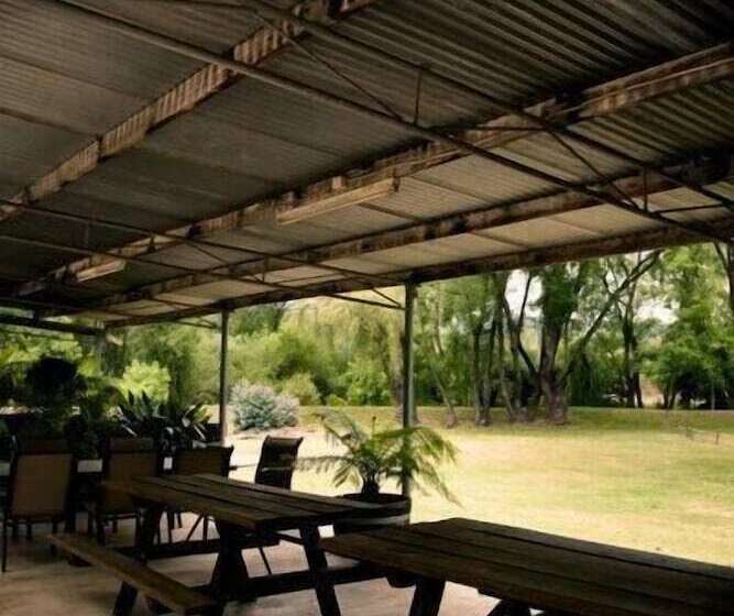 호텔 Mt Buffalo Caravan Park