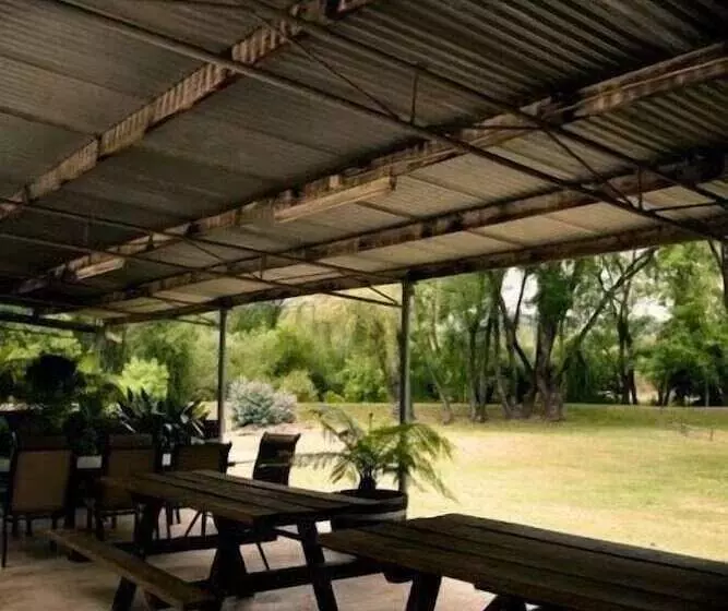 ホテル Mt Buffalo Caravan Park