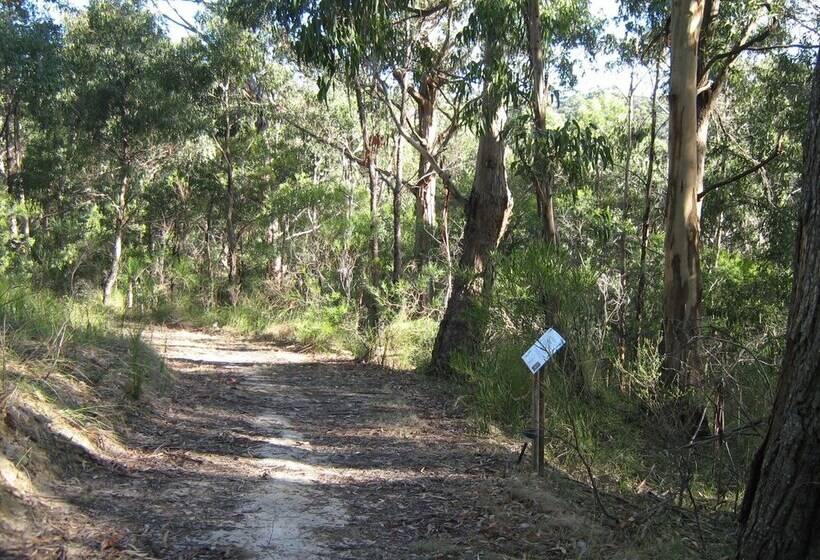 Lorne Bush House Cottages & Eco Retreats