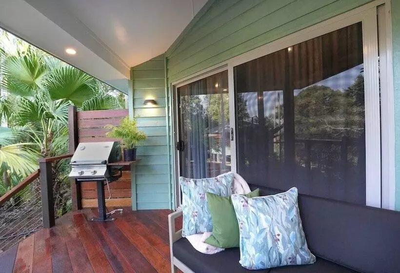 Lovestone Cottages Montville