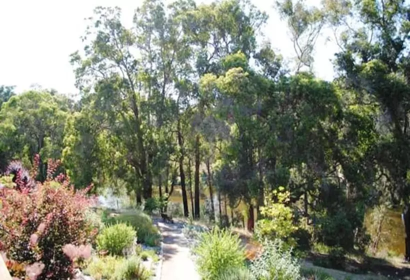 モーテル Tweed Valley Lodge