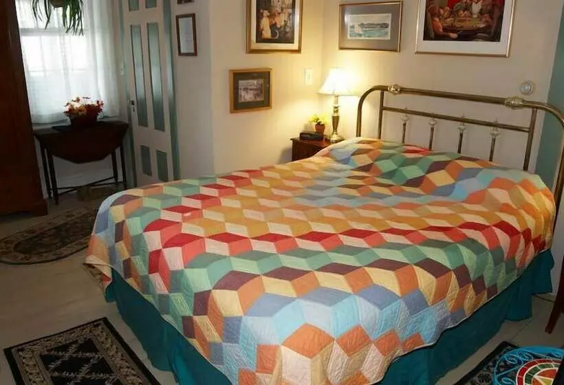 تختخواب و صبحانه Simmons Homestead Inn