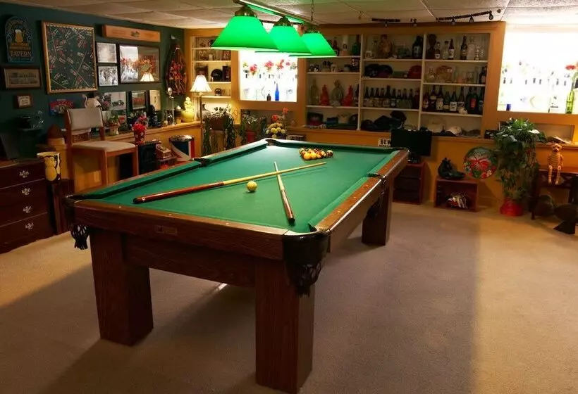 تختخواب و صبحانه Simmons Homestead Inn