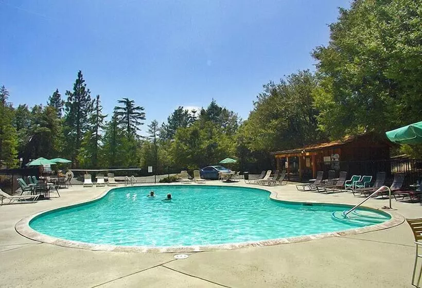 Hotelli Idyllwild Rv Resort   Caravan Park