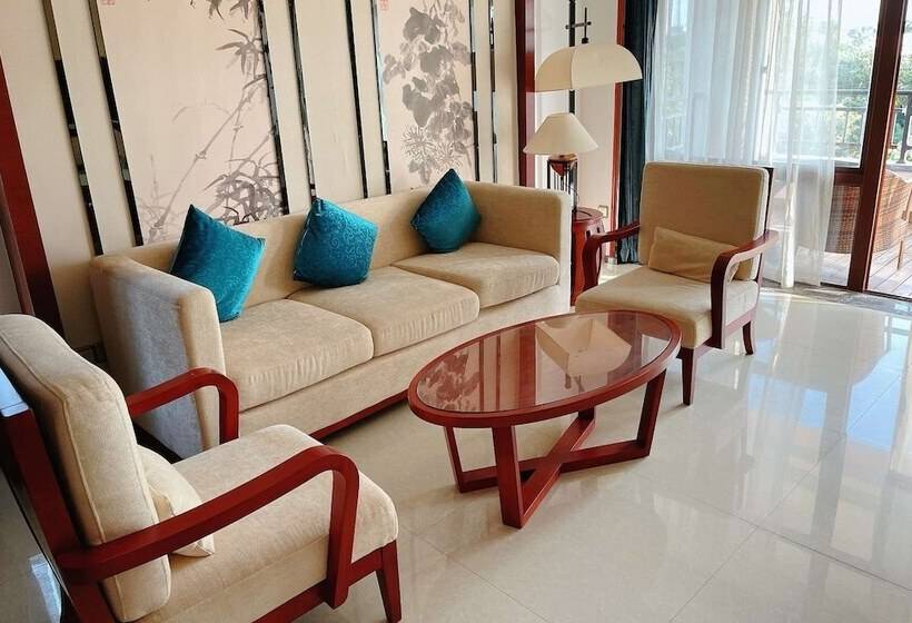 Hotel Ramada By Wyndham Wanning Resort