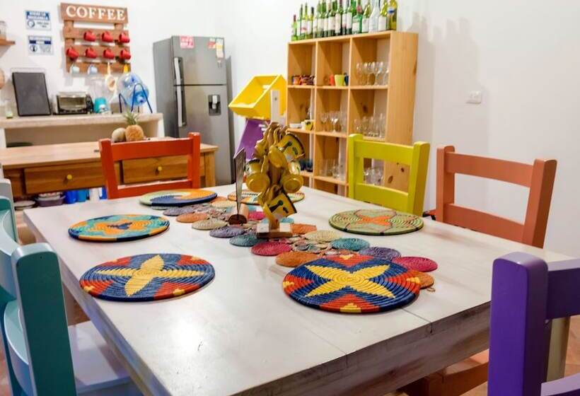 هتل Meraki Boutique Hostel