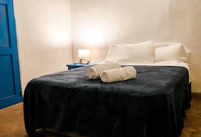 هتل Meraki Boutique Hostel