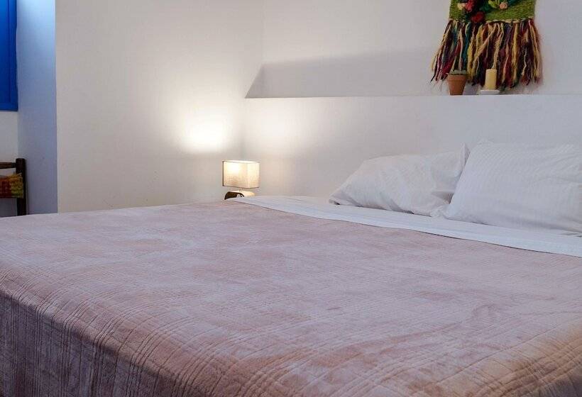 هتل Meraki Boutique Hostel