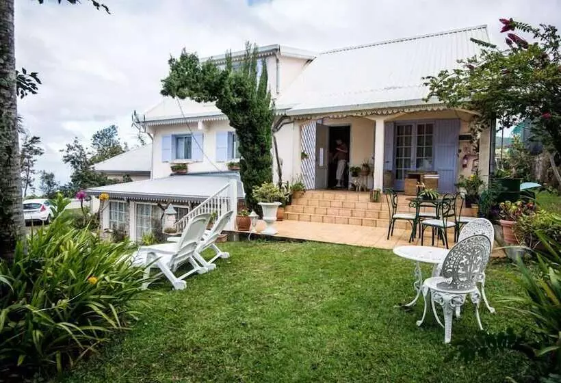 پانسیون L Orky Mel