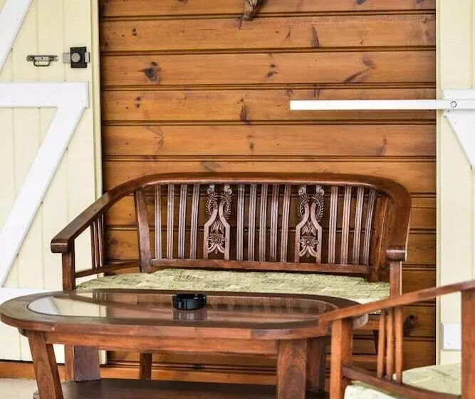 پانسیون L Orky Mel