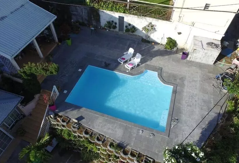 پانسیون L Orky Mel