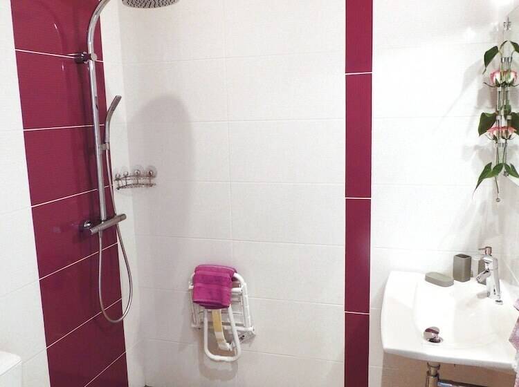 پانسیون L Orky Mel