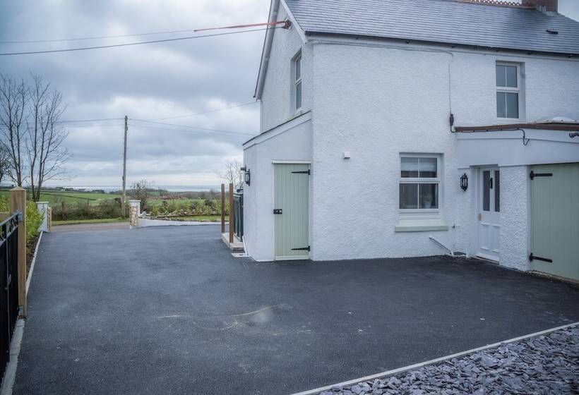 Elidyr Cottage 3 Bed Cottage Amroth