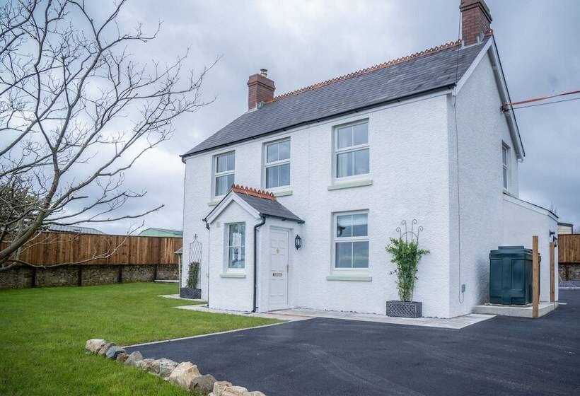 Elidyr Cottage 3 Bed Cottage Amroth