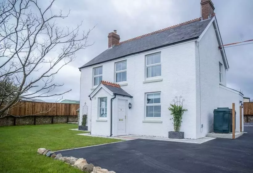 Elidyr Cottage   3 Bed Cottage   Amroth