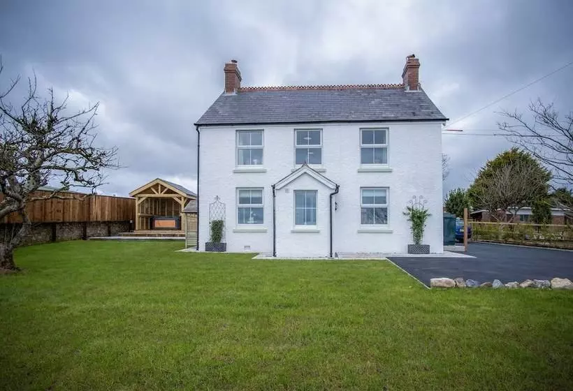 Elidyr Cottage   3 Bed Cottage   Amroth