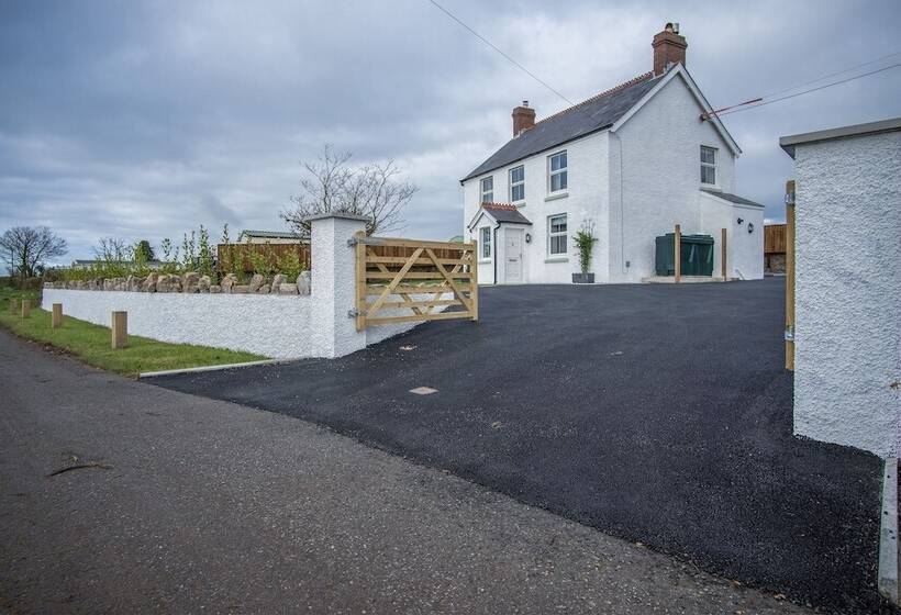 Elidyr Cottage 3 Bed Cottage Amroth