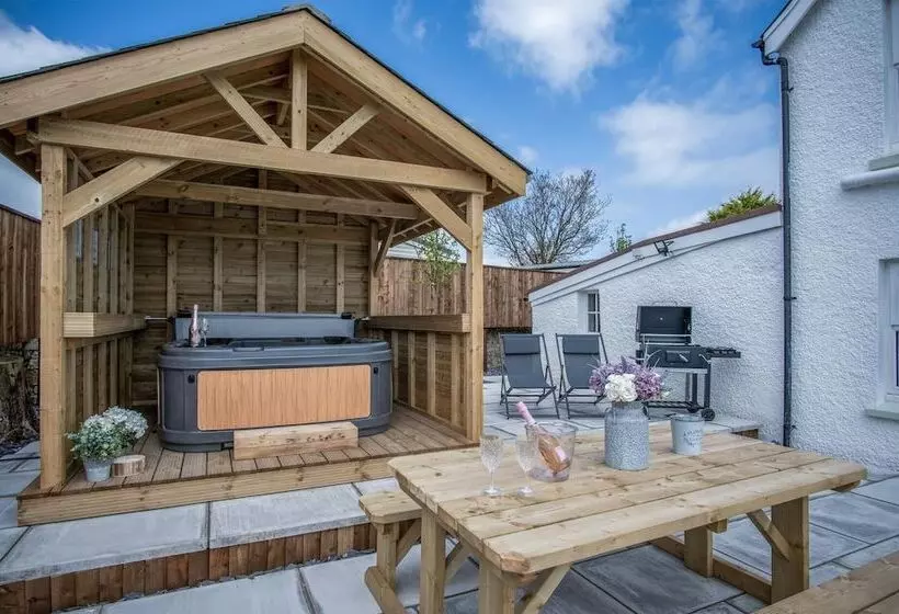 Elidyr Cottage   3 Bed Cottage   Amroth