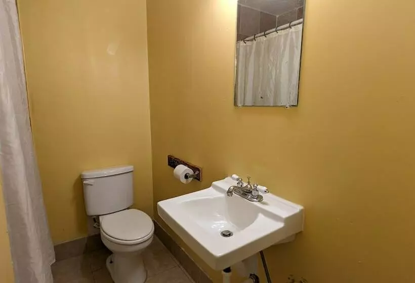 Motelli Canadian Inn