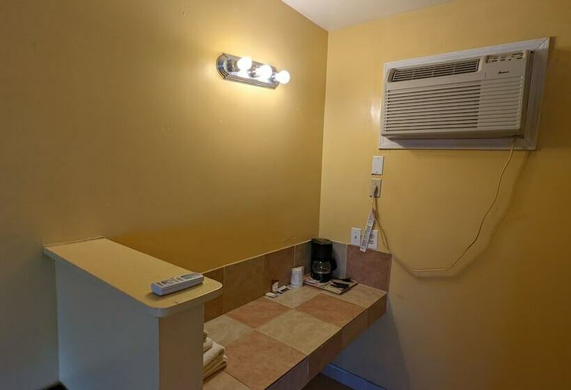 汽车旅馆  Canadian Inn