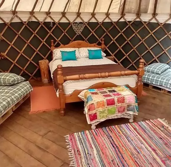 Aamiaismajoitus (B&B) South Downs Eco Lodge & Camping